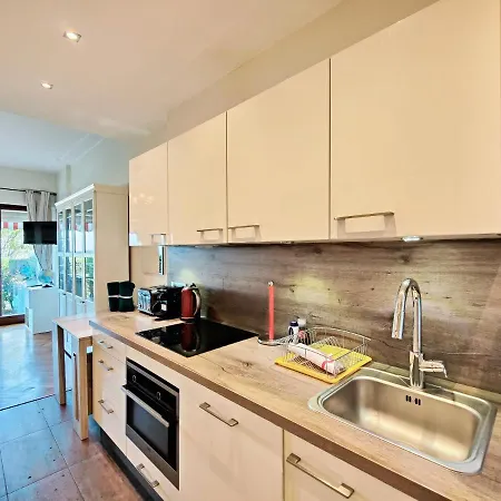 Le Jardin Ascot By Booking Guys